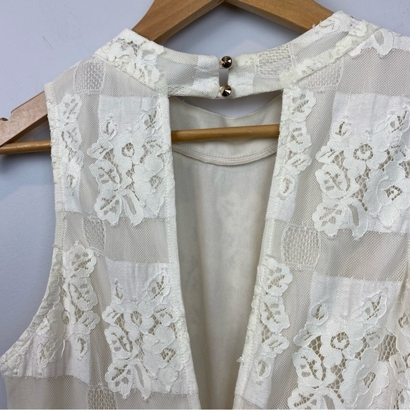 Astr • Ivory Lace Romper - Picture 5 of 13